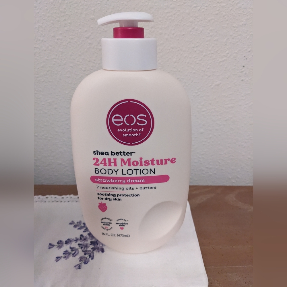 New EOS Strawberry Dream body lotion 16 oz Shea Sensitive Skin Smells Heavenly